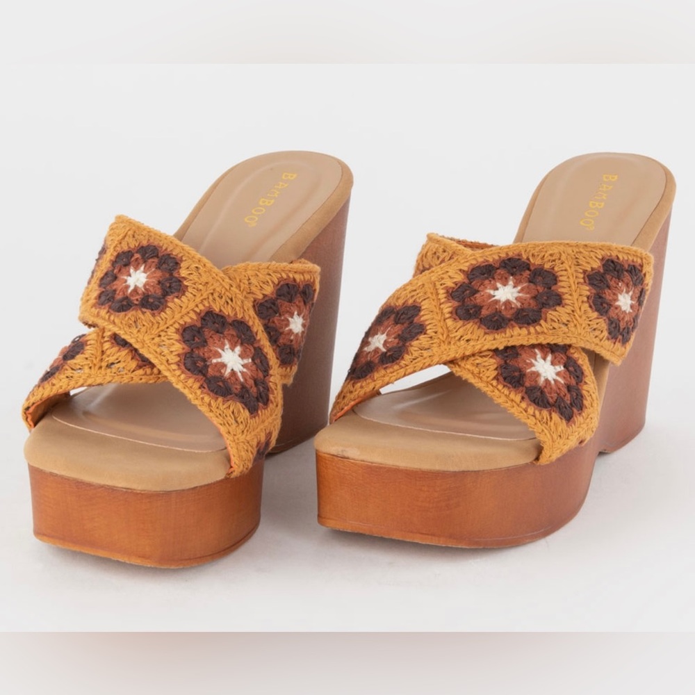 NWT Bamboo Crochet Wedge Sandal - 8.5